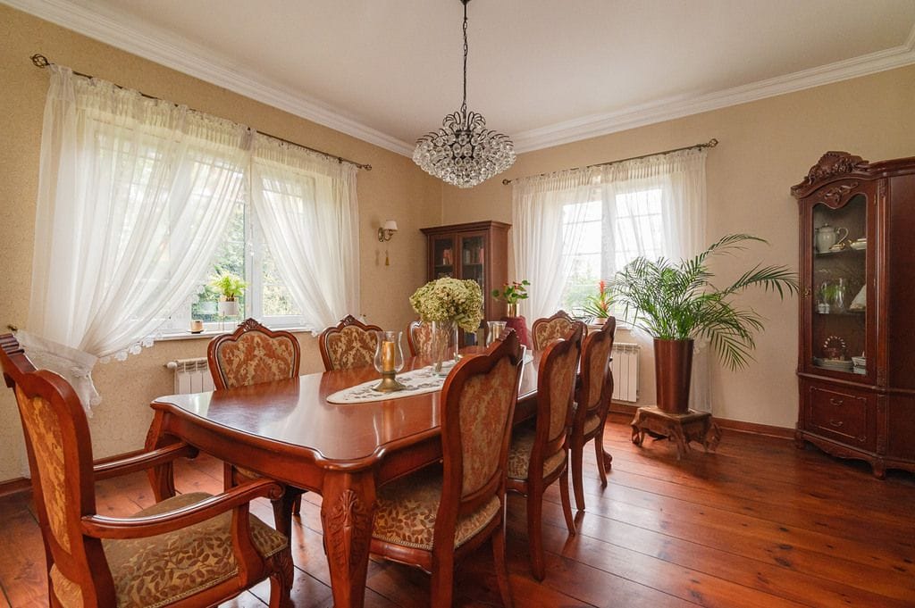 Dom 6 pokojowe na Sprzedaż