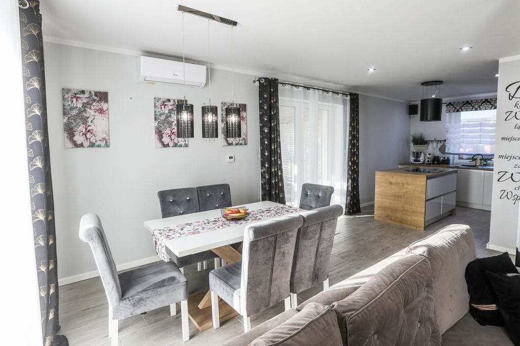 Dom 4 pokojowe na Sprzedaż