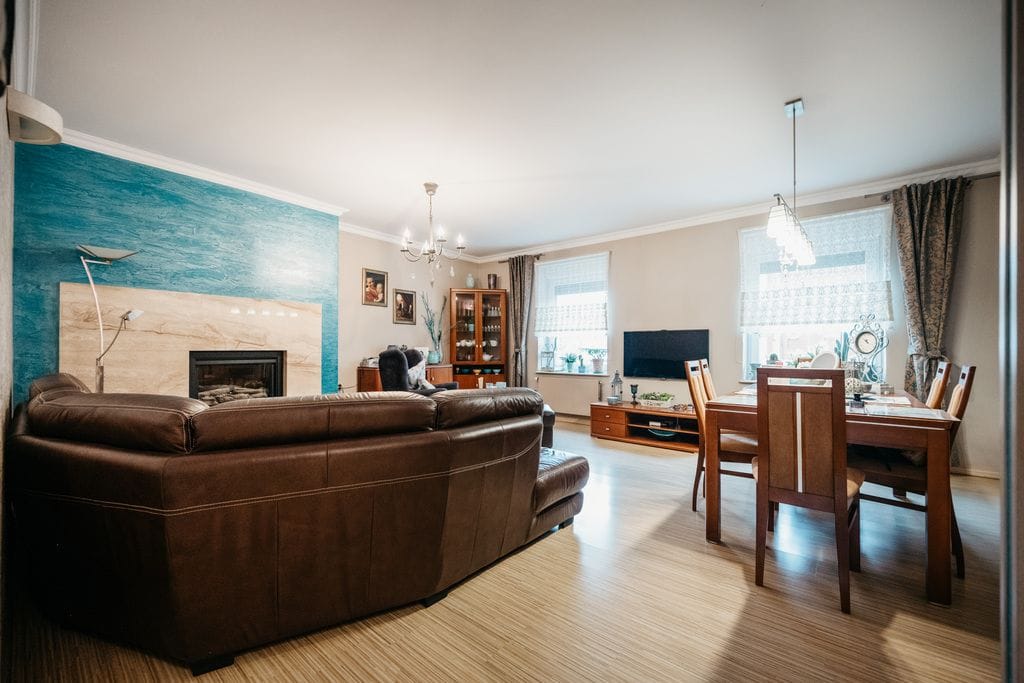 Dom 8 pokojowe na Sprzedaż