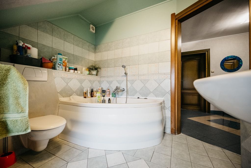 Dom 8 pokojowe na Sprzedaż