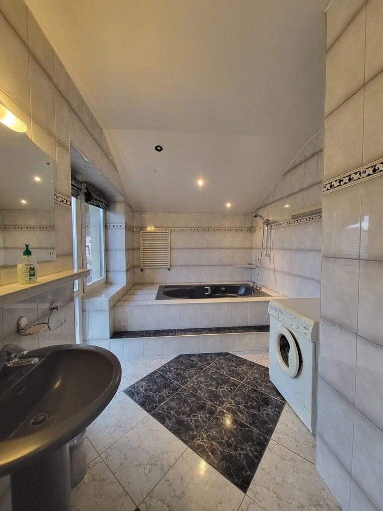 Dom 4 pokojowe na Sprzedaż