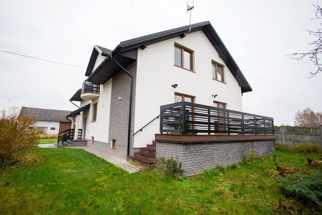 Dom 7 pokojowe na Sprzedaż