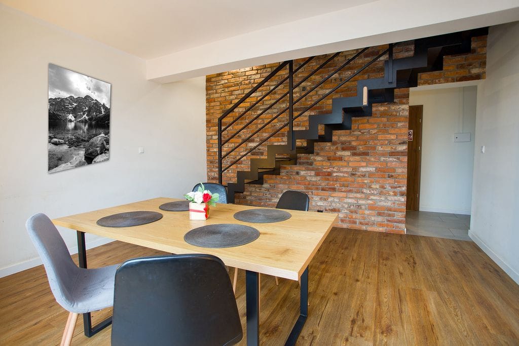 Dom 7 pokojowe na Sprzedaż