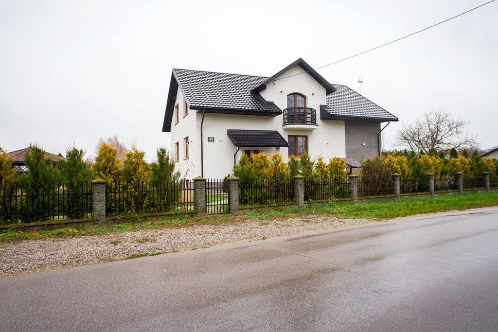 Dom 7 pokojowe na Sprzedaż