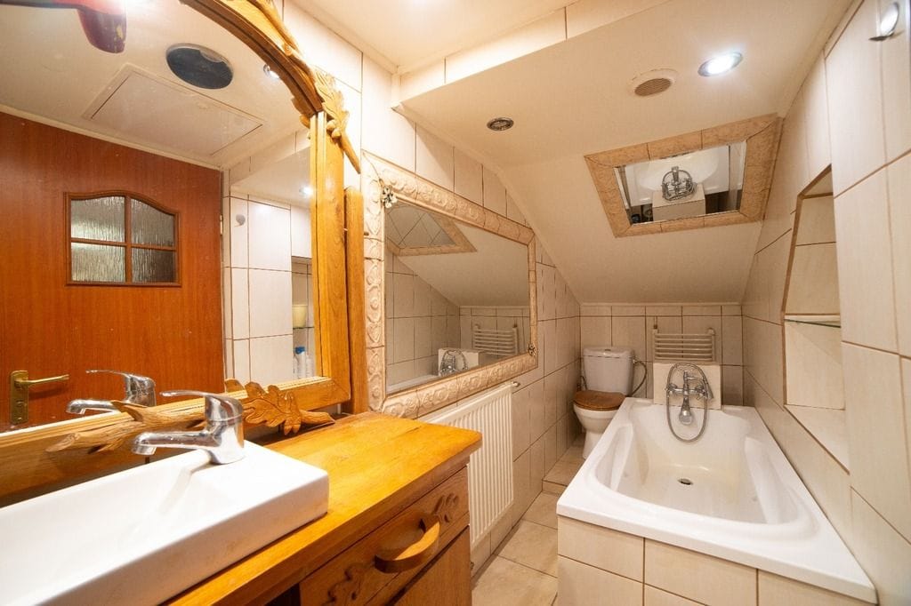 Lokal użytkowy  pokojowe na Sprzedaż