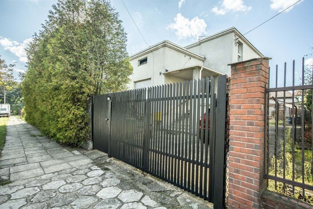 Dom 4 pokojowe na Sprzedaż