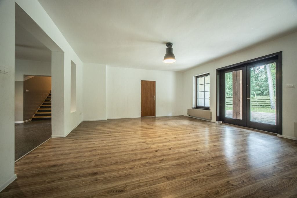 Dom 7 pokojowe na Sprzedaż