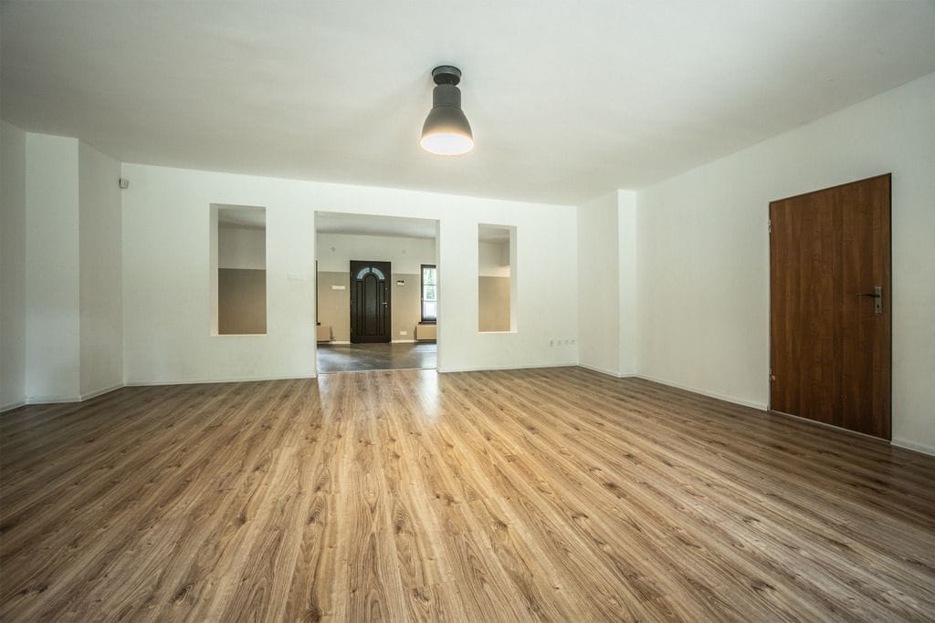 Dom 7 pokojowe na Sprzedaż