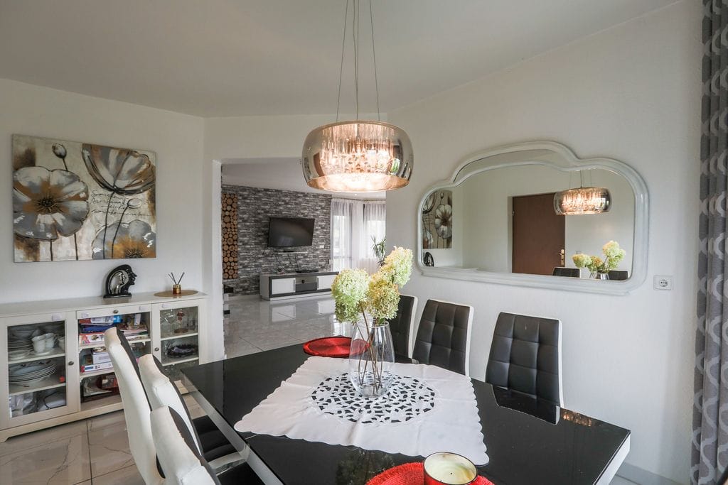 Dom 8 pokojowe na Sprzedaż