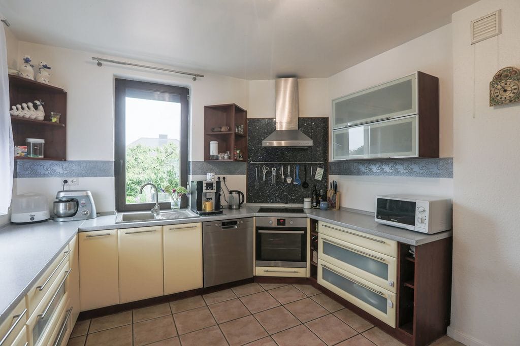 Dom 8 pokojowe na Sprzedaż