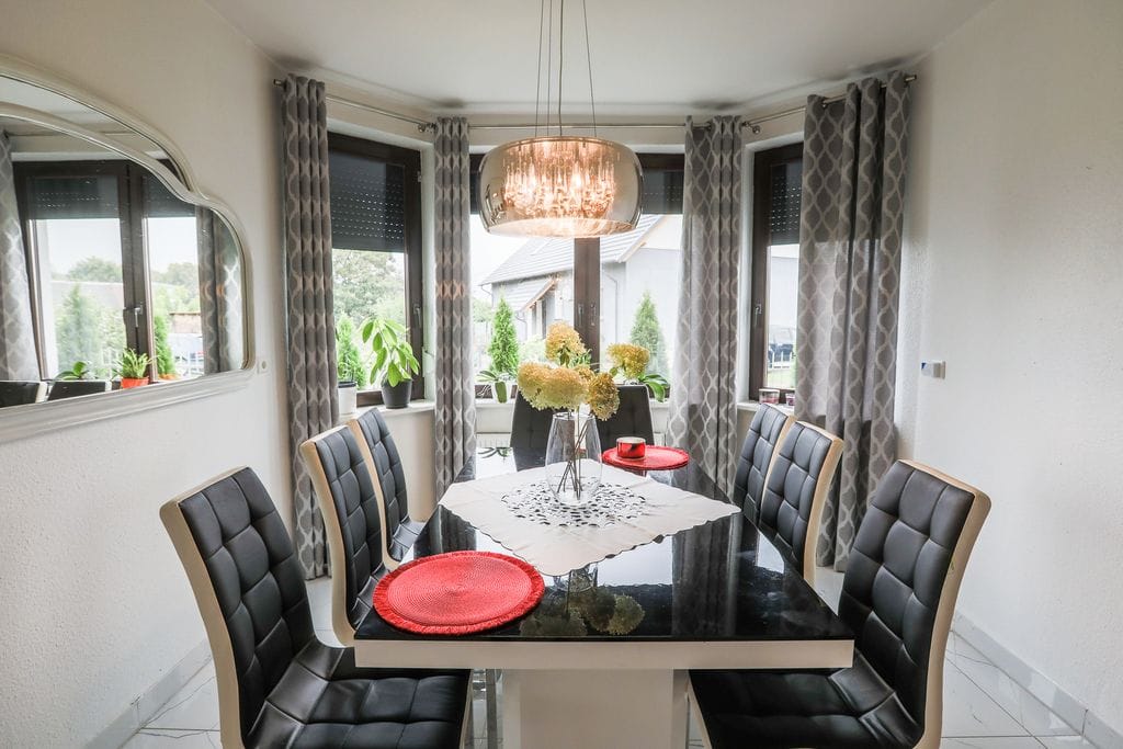 Dom 8 pokojowe na Sprzedaż