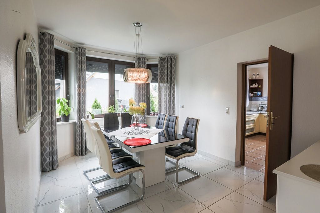 Dom 8 pokojowe na Sprzedaż