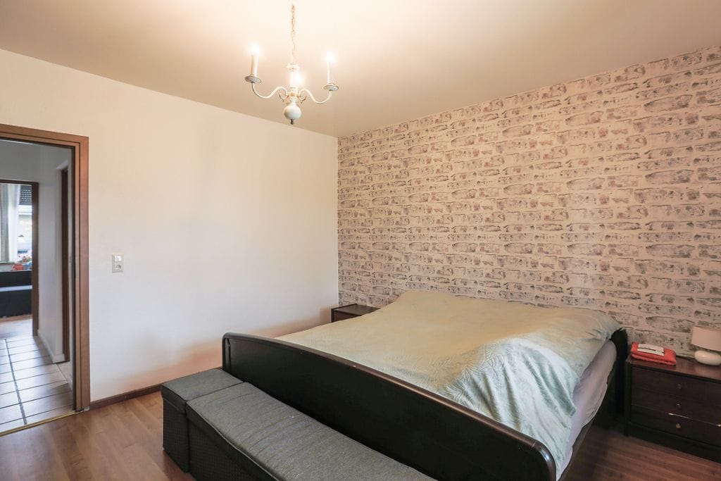 Dom 8 pokojowe na Sprzedaż