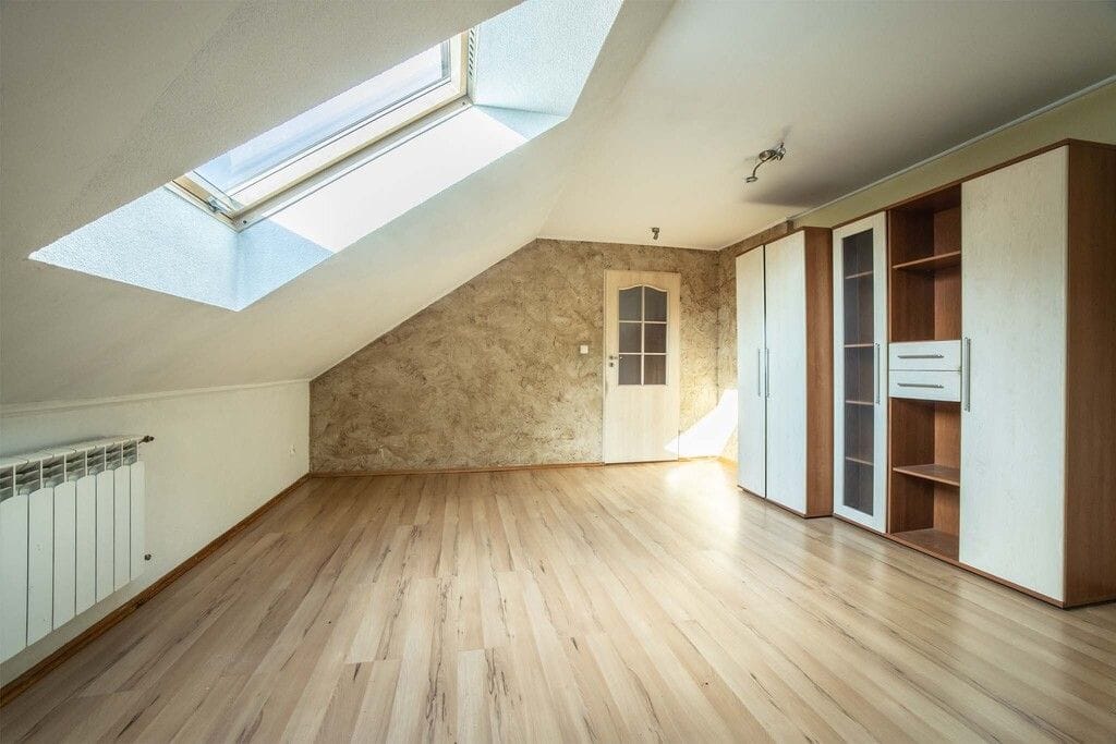 Dom 5 pokojowe na Sprzedaż