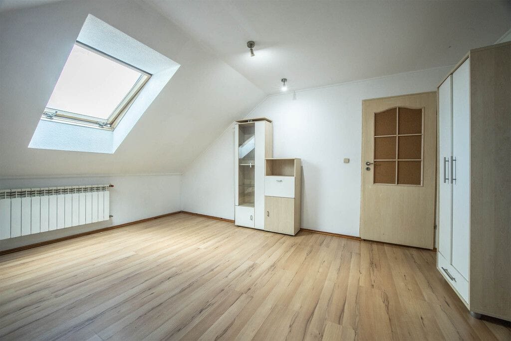 Dom 5 pokojowe na Sprzedaż