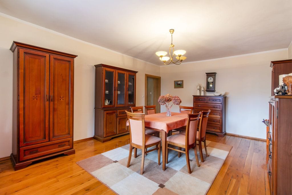 Dom 5 pokojowe na Sprzedaż