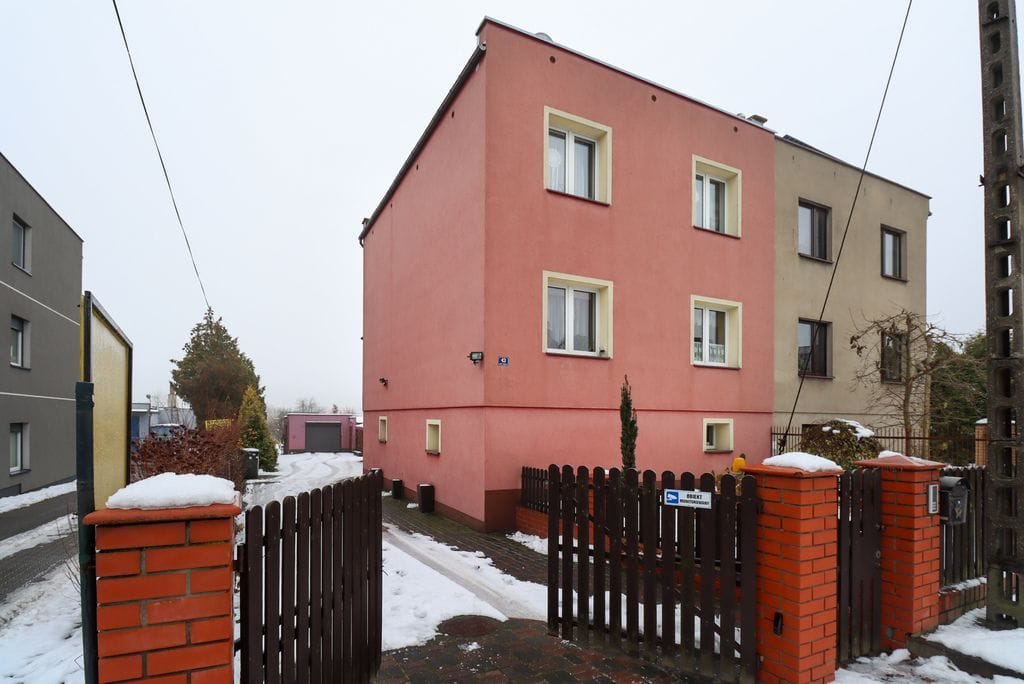 Dom 8 pokojowe na Sprzedaż