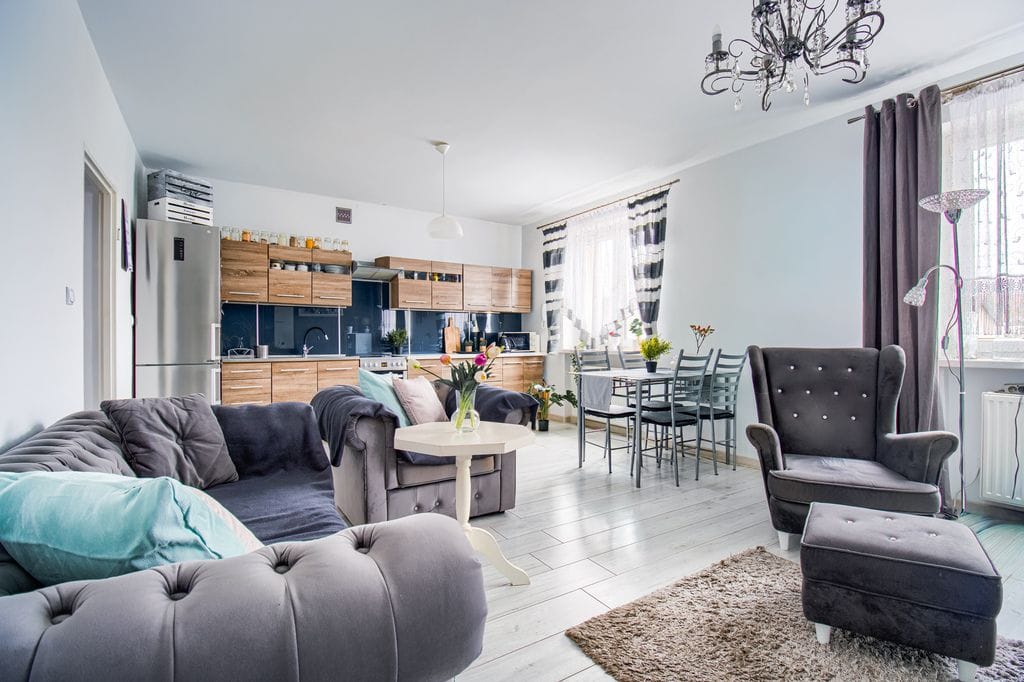 Dom 8 pokojowe na Sprzedaż