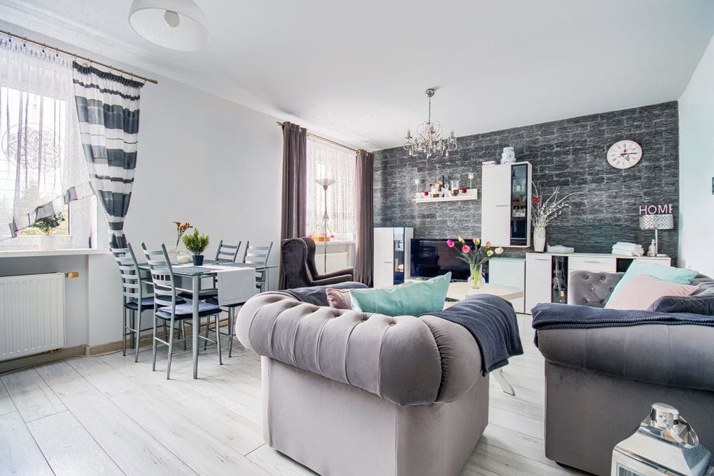 Dom 8 pokojowe na Sprzedaż