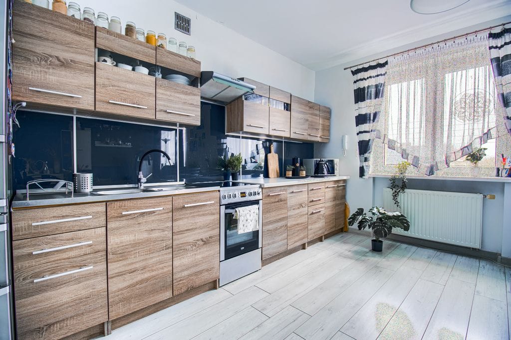 Dom 8 pokojowe na Sprzedaż