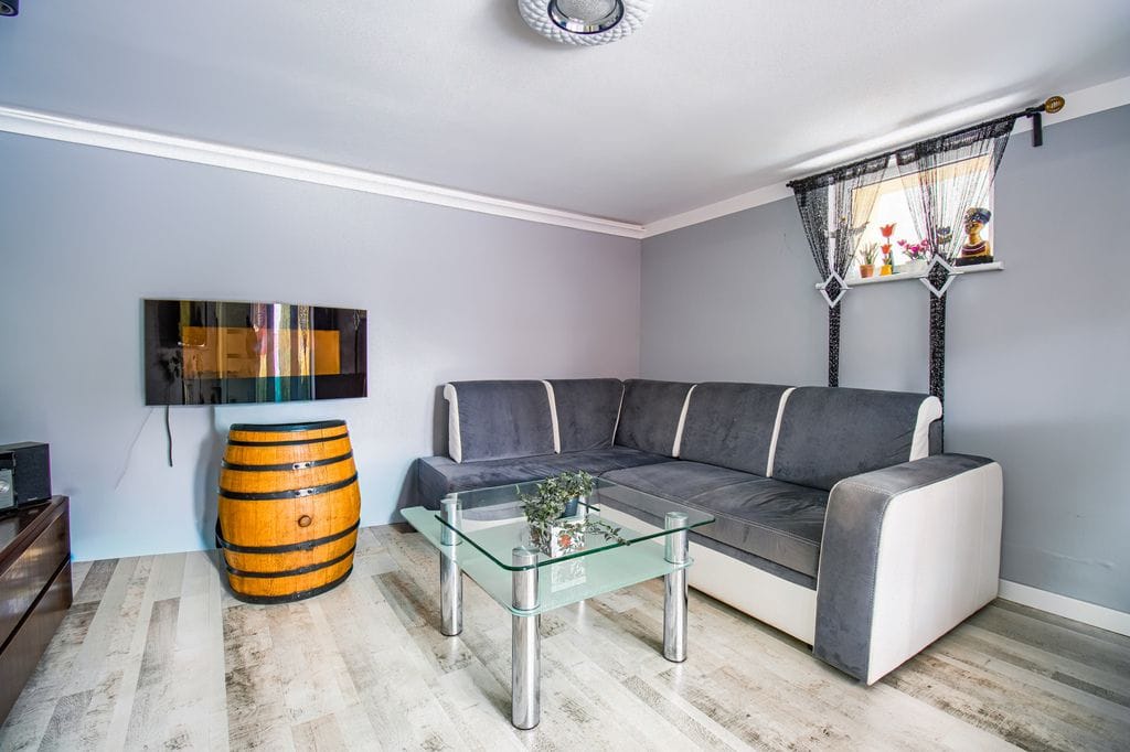 Dom 8 pokojowe na Sprzedaż