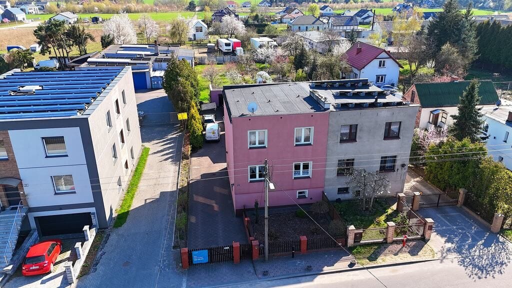 Dom 8 pokojowe na Sprzedaż