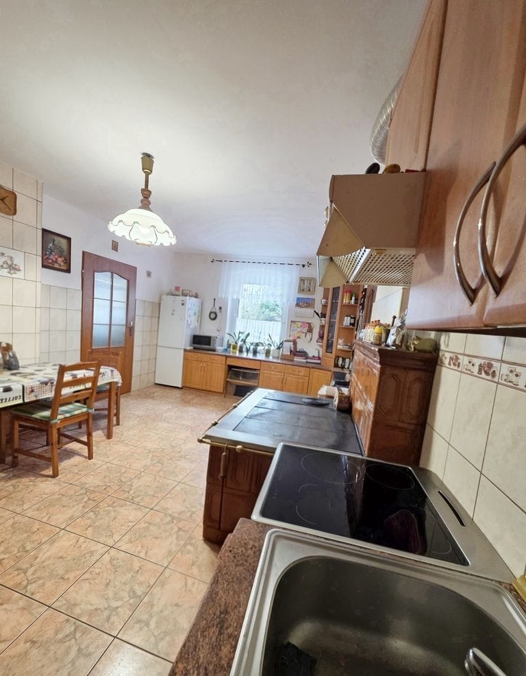 Dom 7 pokojowe na Sprzedaż