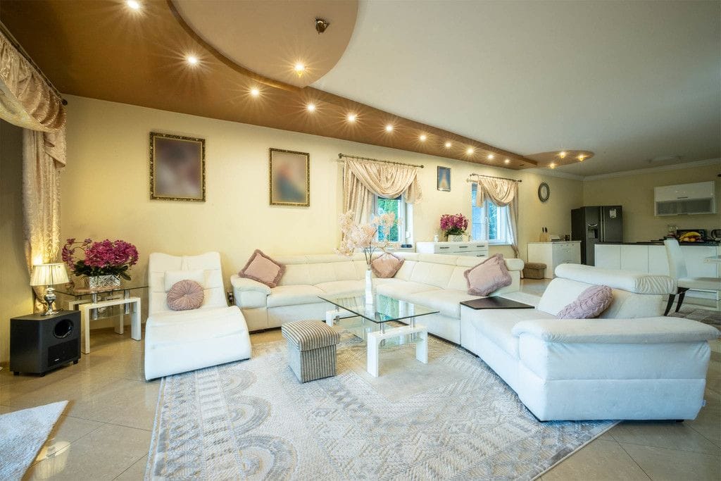 Dom 6 pokojowe na Sprzedaż