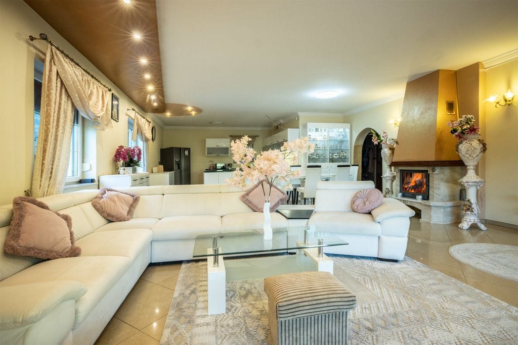 Dom 6 pokojowe na Sprzedaż