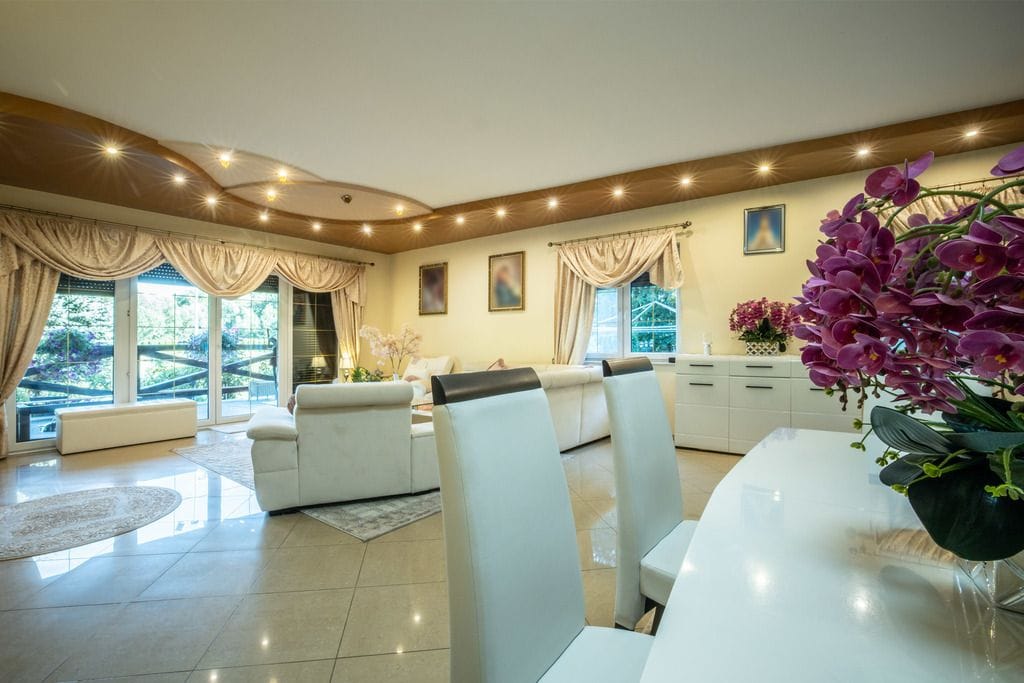 Dom 6 pokojowe na Sprzedaż