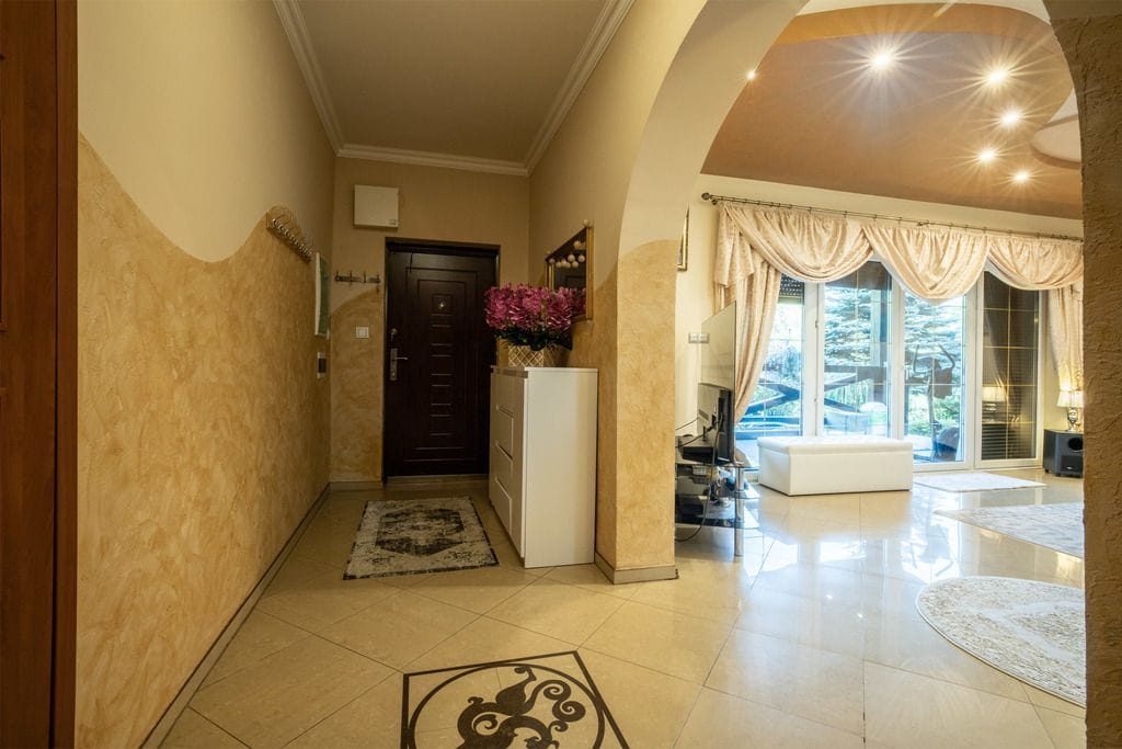 Dom 6 pokojowe na Sprzedaż