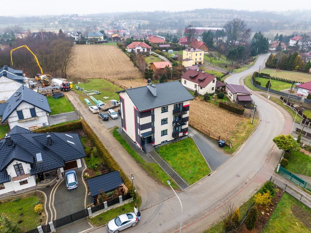 Dom 18 pokojowe na Sprzedaż