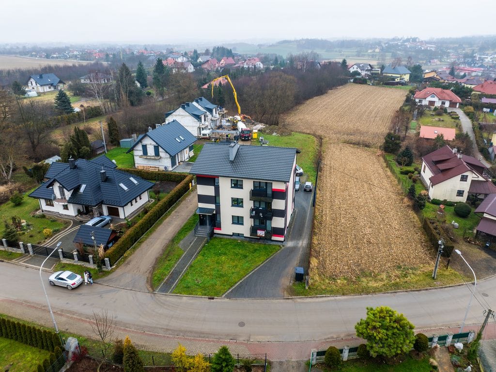 Dom 18 pokojowe na Sprzedaż