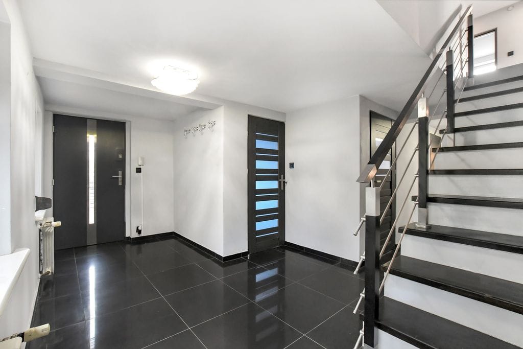 Dom 5 pokojowe na Sprzedaż