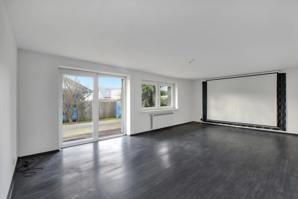 Dom 5 pokojowe na Sprzedaż