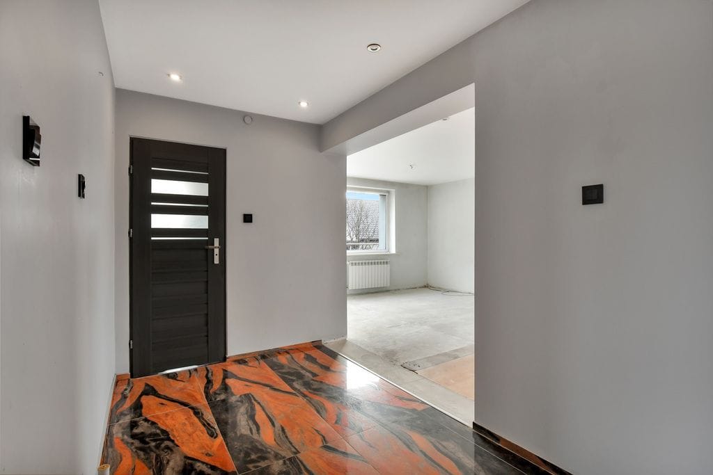 Dom 5 pokojowe na Sprzedaż