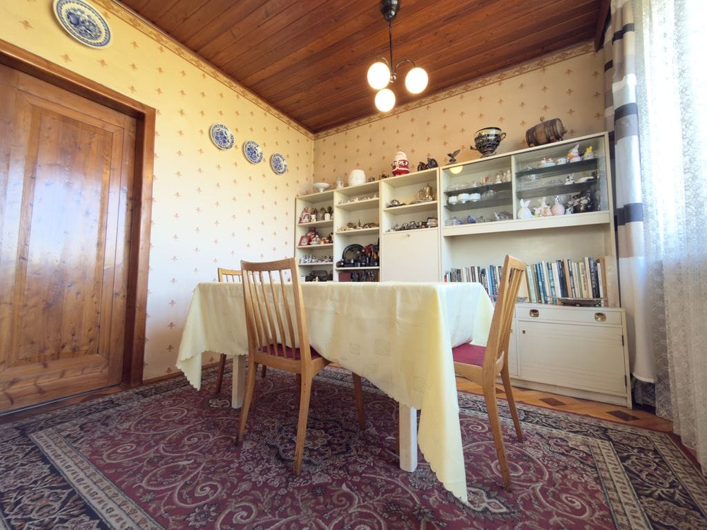 Dom 8 pokojowe na Sprzedaż
