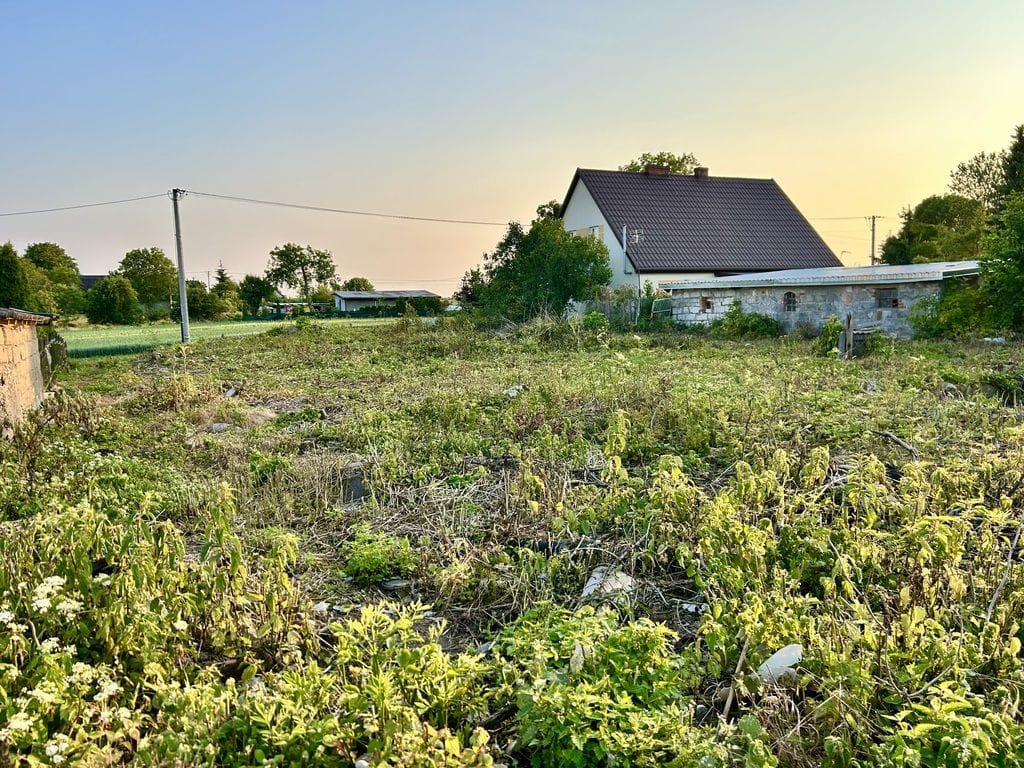 Działka  pokojowe na Sprzedaż