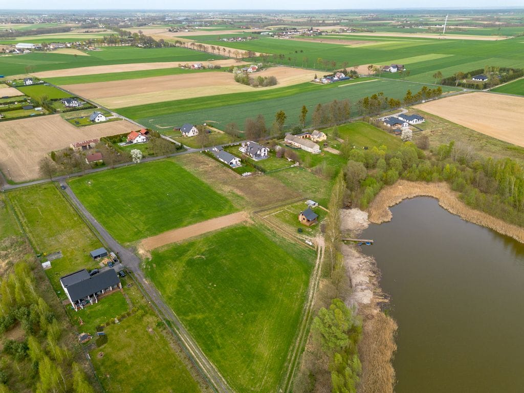 Działka  pokojowe na Sprzedaż