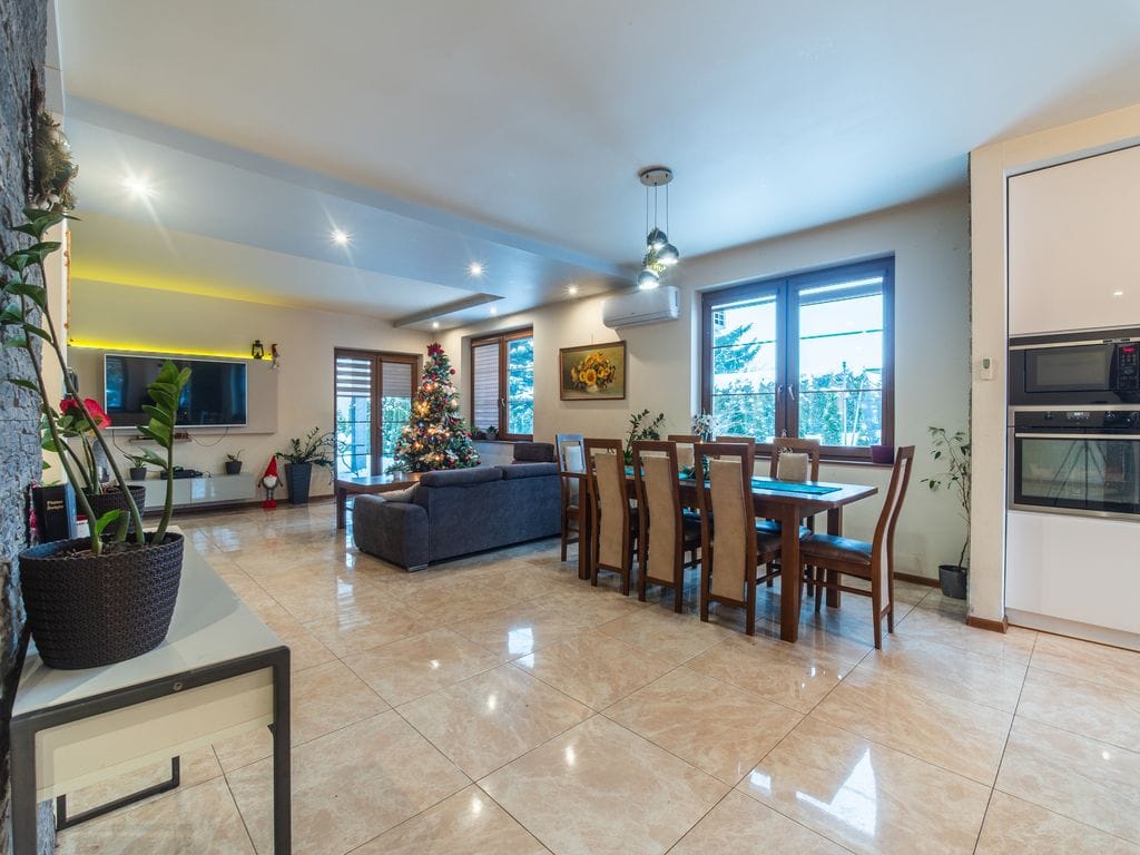 Dom 7 pokojowe na Sprzedaż