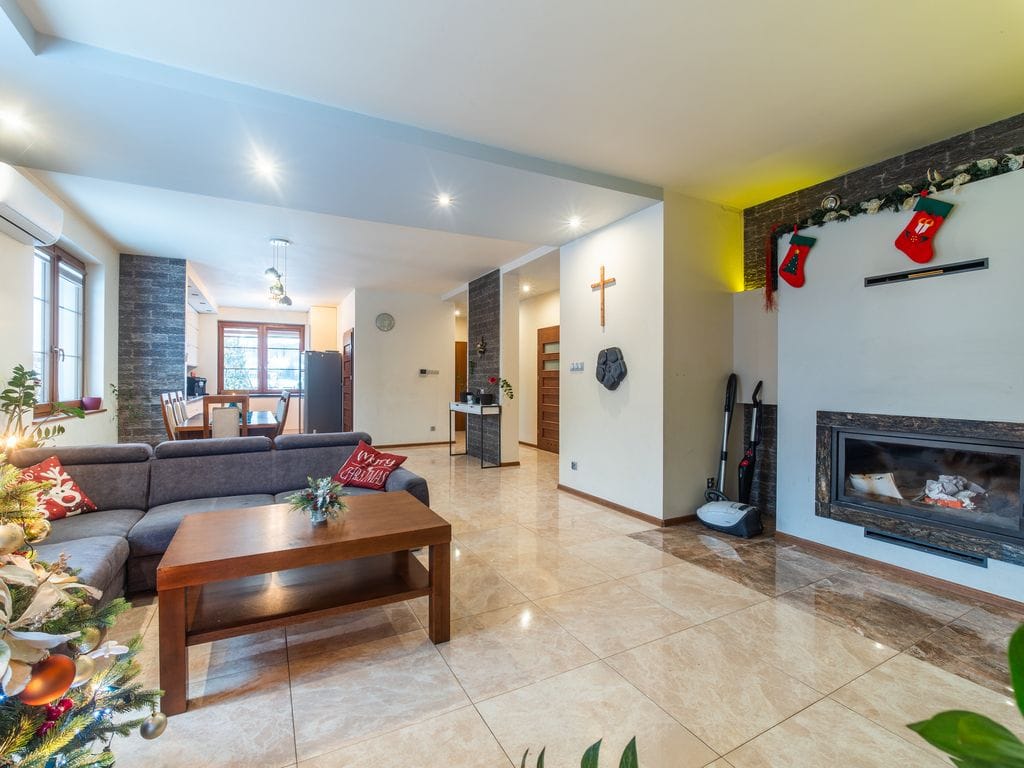 Dom 7 pokojowe na Sprzedaż