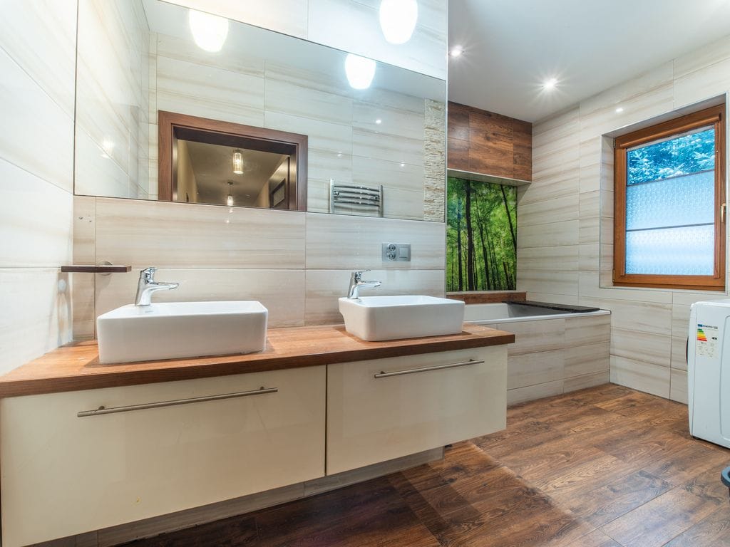 Dom 7 pokojowe na Sprzedaż