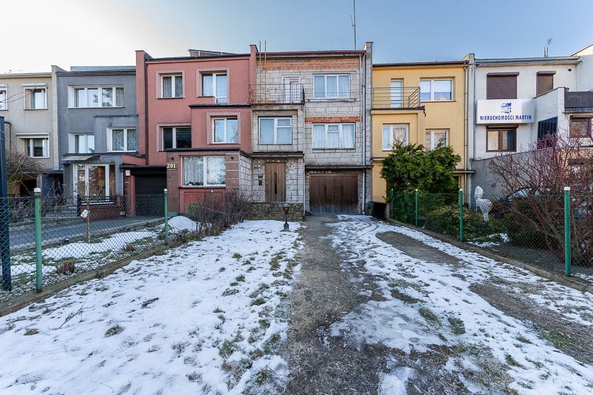 Dom 6 pokojowe na Sprzedaż