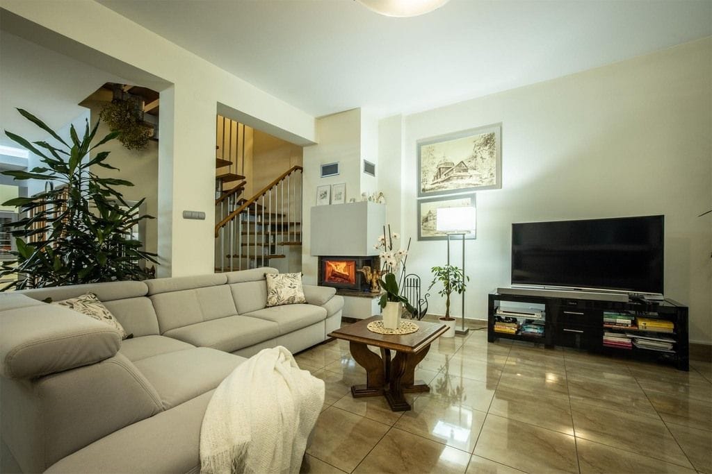 Dom 5 pokojowe na Sprzedaż