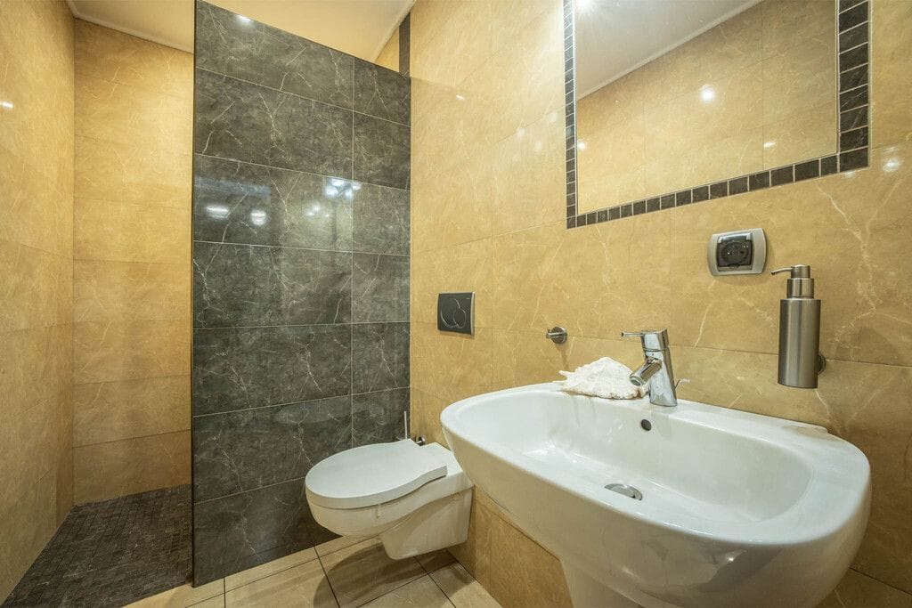 Dom 5 pokojowe na Sprzedaż