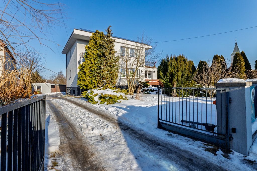 Dom 4 pokojowe na Sprzedaż