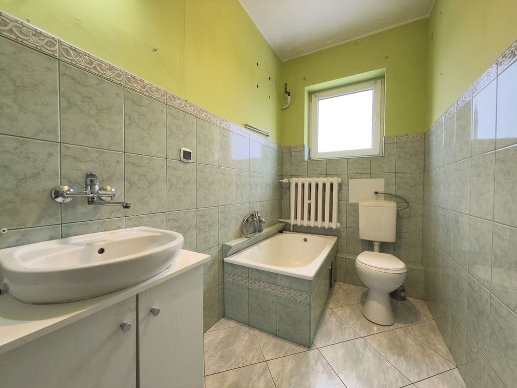 Dom 5 pokojowe na Sprzedaż