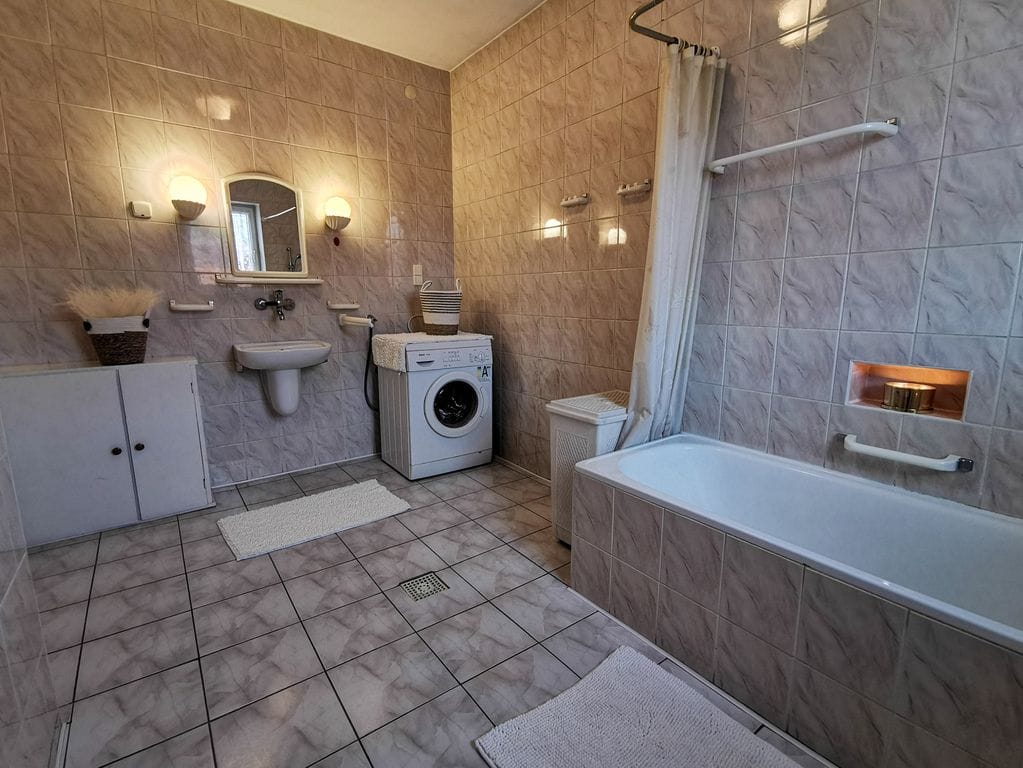 Dom 6 pokojowe na Sprzedaż