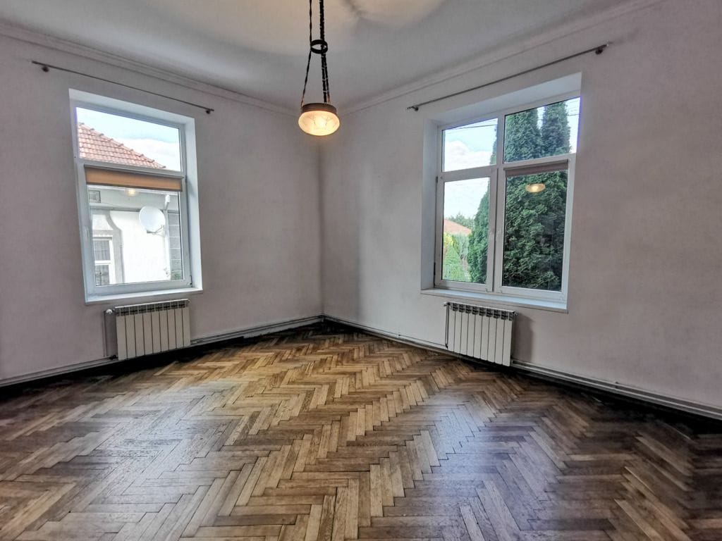 Dom 6 pokojowe na Sprzedaż