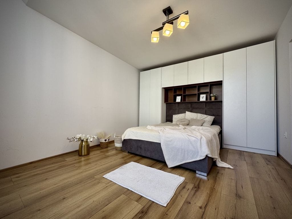 Dom 5 pokojowe na Sprzedaż